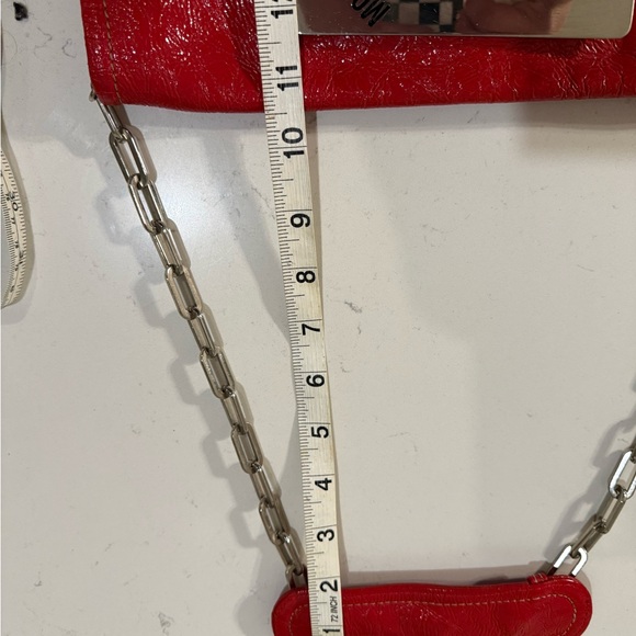 Vintage Moschino Shiny Patent Leather Red
Clutch Bag Handbag Chain Strap POuch - Picture 8 of 9